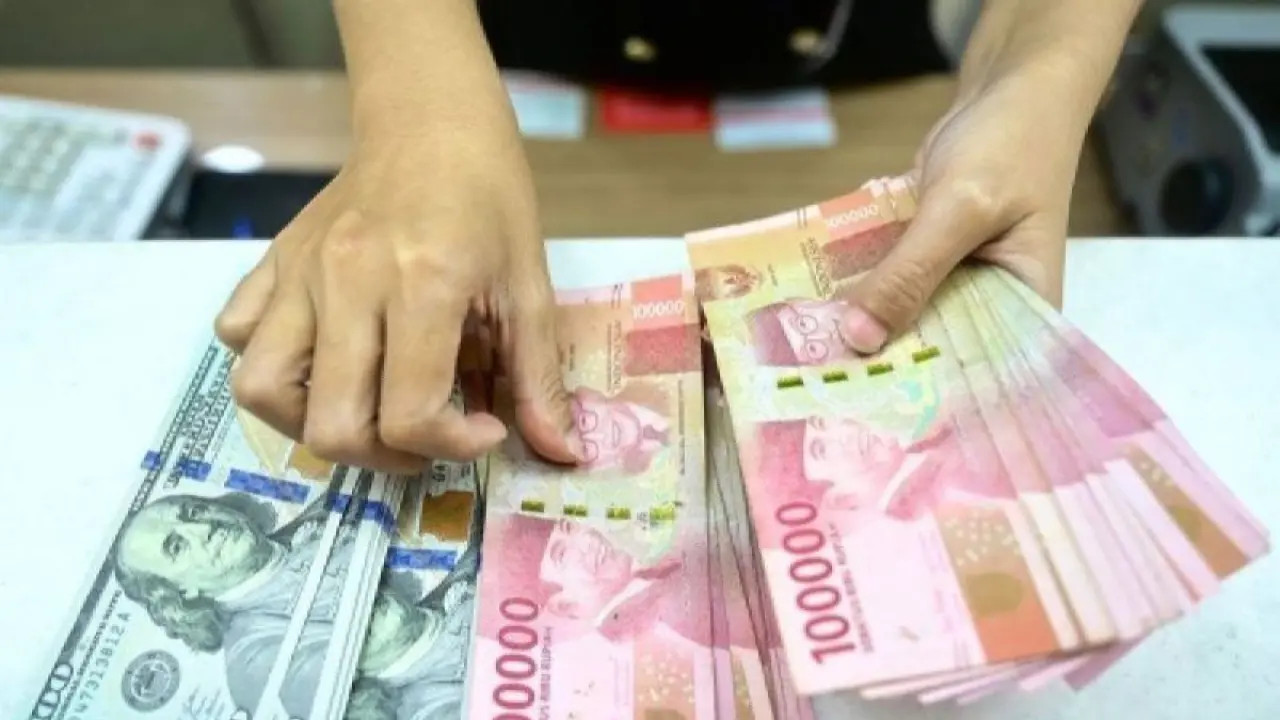 Rupiah Menguat Ke Rp 16.261 per Dolar AS, Didukung Sentimen Global | Ekonomi
