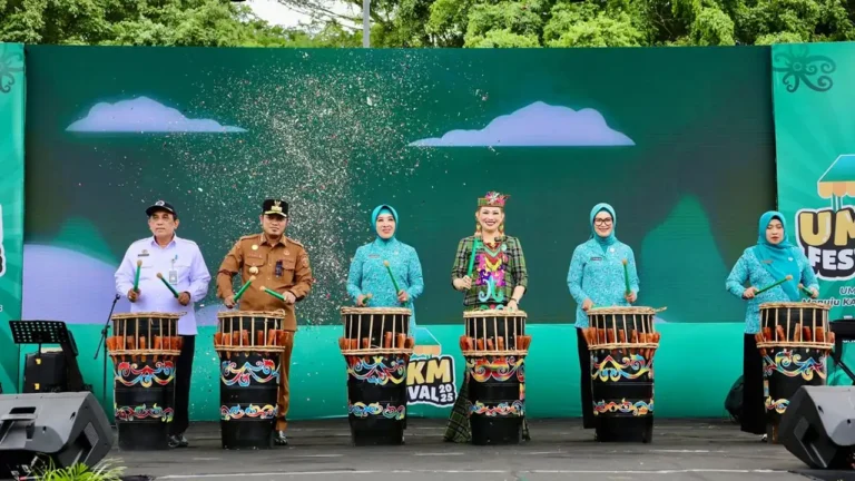 Festival UMKM dan Cek Kesehatan Warnai Peringatan HKG ke-53 | Hiburan