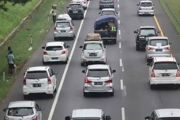 Kemacetan Pagi di Tol Dalam Kota, Truk Rusak Picu Contraflow | rekayasa lalu lintas