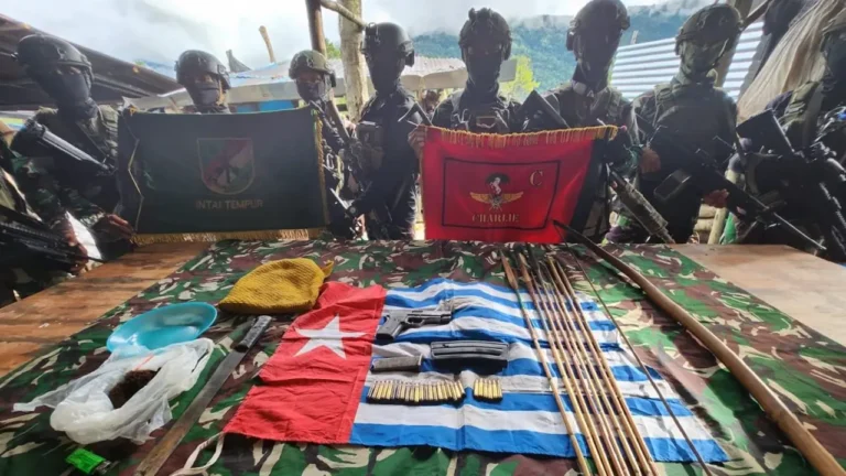 TNI Sita Senjata dari Tokoh Organisasi Papua Merdeka | Nasional