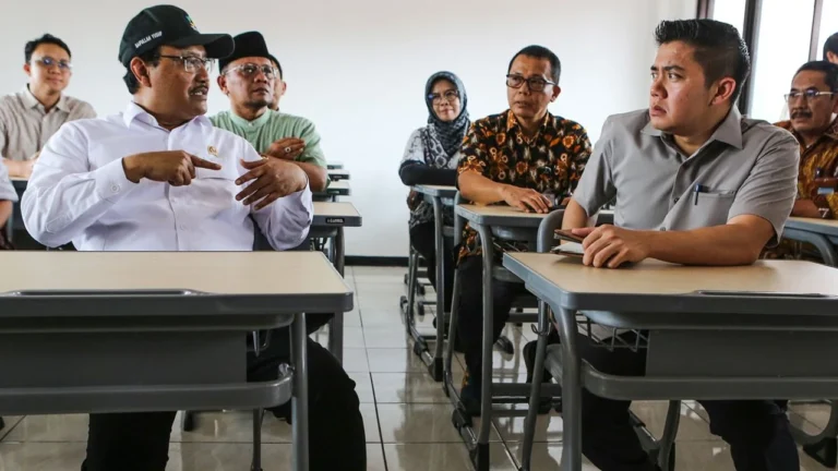 Kementerian Sosial Meluncurkan Sekolah Rakyat Tahap Pertama | Nasional