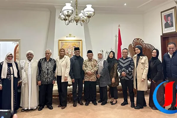 Menteri Abdul Mu'ti Tinjau Kediaman Syekh Yusuf di Cape Town | Nasional