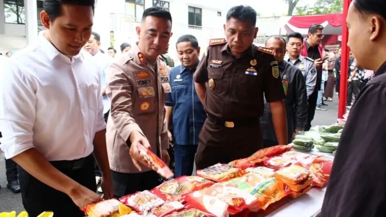 Polres Cianjur Gelar Pasar Murah untuk Stabilkan Harga Pangan | Kesehatan