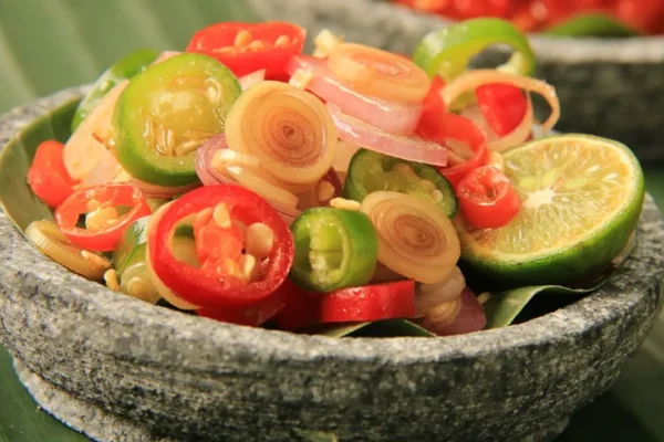 Sambal Matah ala Chef Bali: 4 Tips Membuat yang Lezat | Hiburan