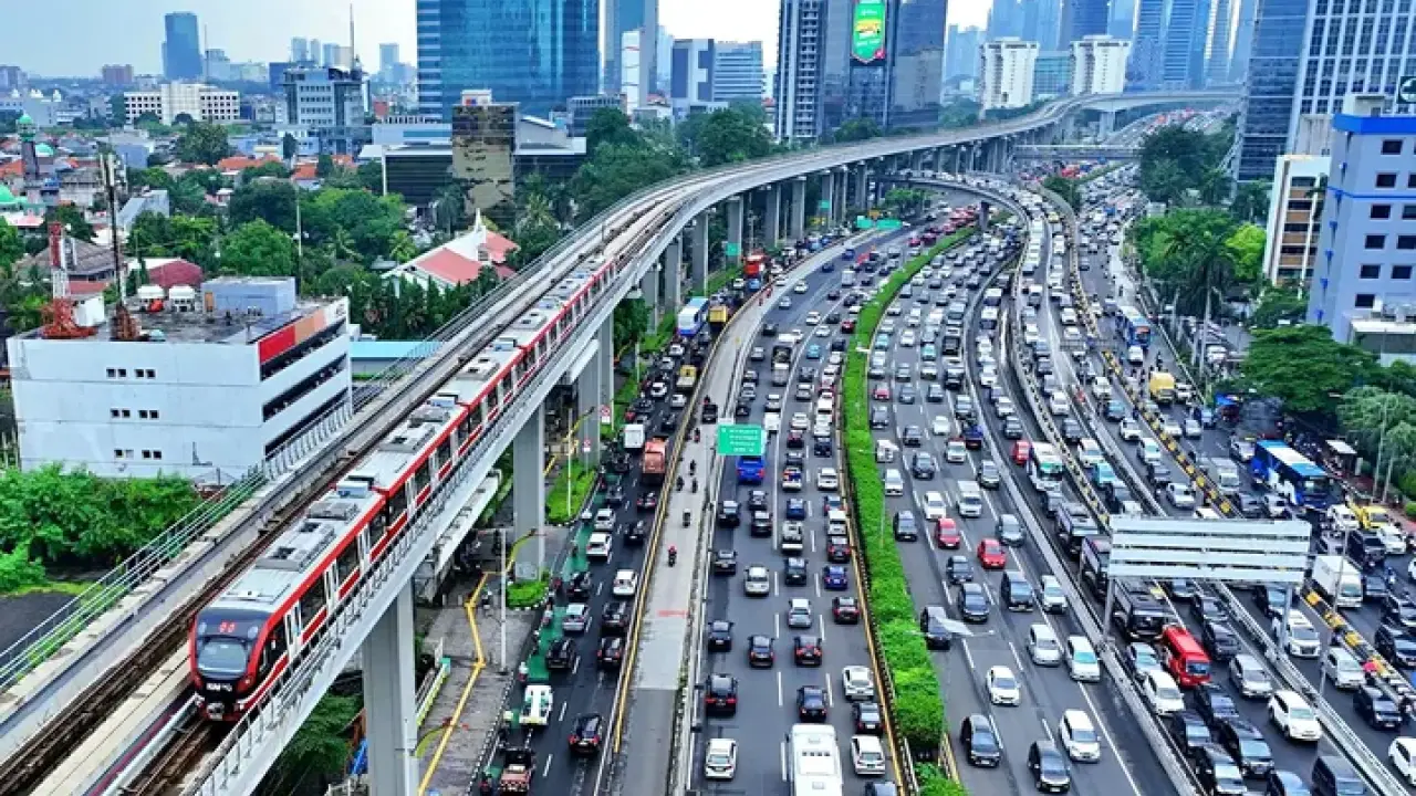 Tarif TransJakarta, MRT, dan KRL Cuma Rp80 pada 17 Agustus 2025 | Nasional