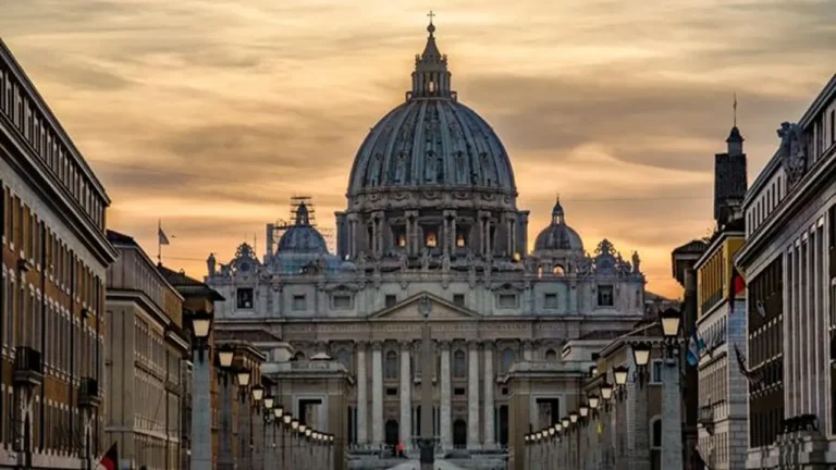 Menelusuri Keindahan Arsitektur Vatikan yang Megah di Italia | Hiburan