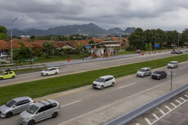 Arus Mudik Lebaran 2026: One Way Diperluas di Trans Jawa | arus mudik lebaran 2026