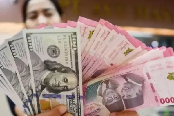 Rupiah Tembus Rp17.000, Harga Minyak Picu Tekanan | Ekonomi